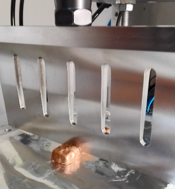 Ultrasonic Chocolate Cutting with Titanium Blade